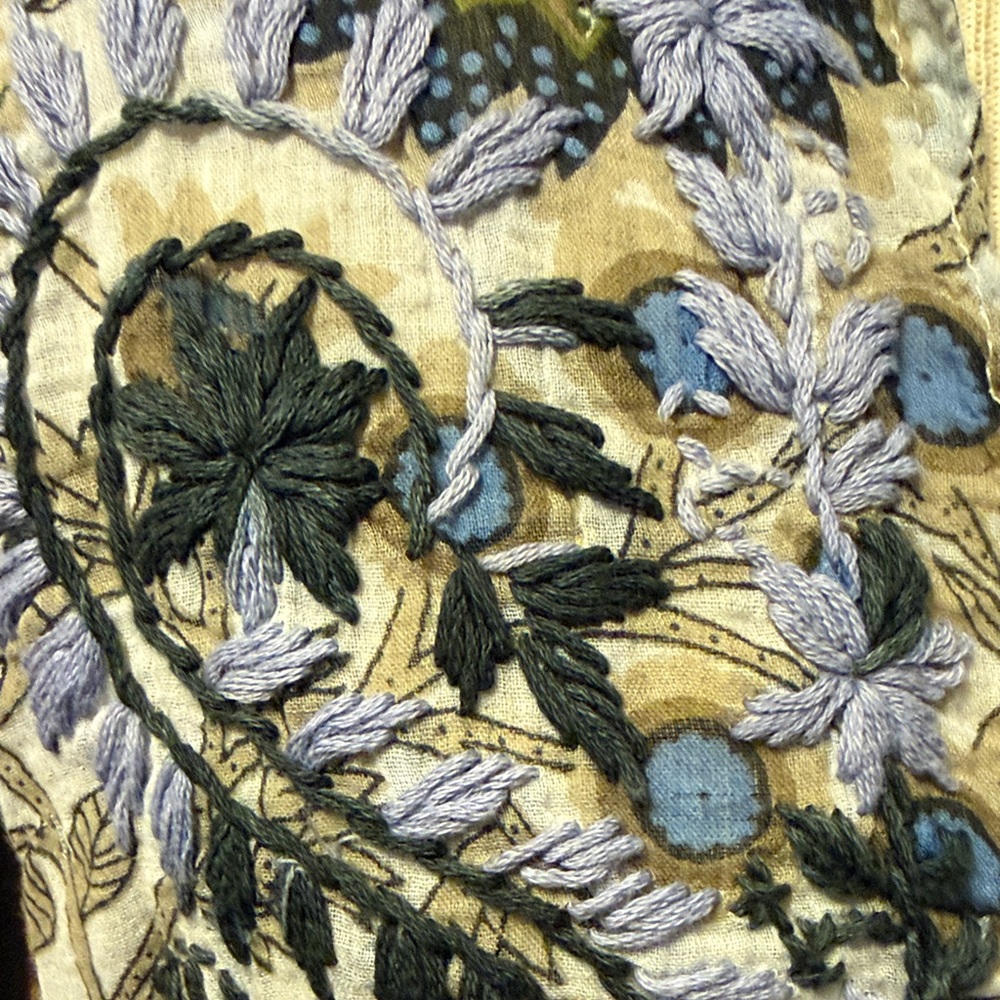 Floral Embroidery Women's Tunic Small - Picture 4 of 10